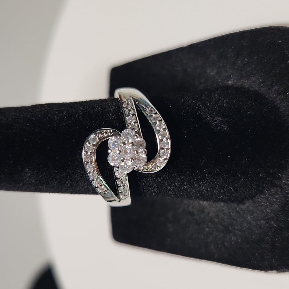 Pretty Bird Jewelry White Gold Plated Ring Crystal Stones